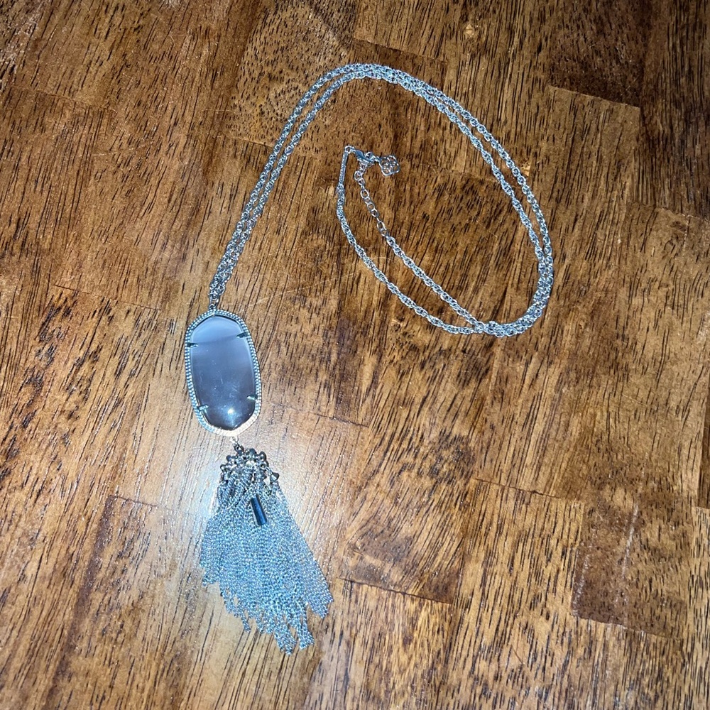 Kendra Scott Long Rayne Necklace. Silver. Like New!
